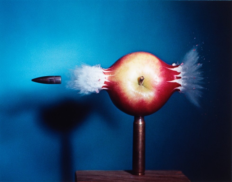 Harold Edgerton, Bullet Piercing an Apple, 1964